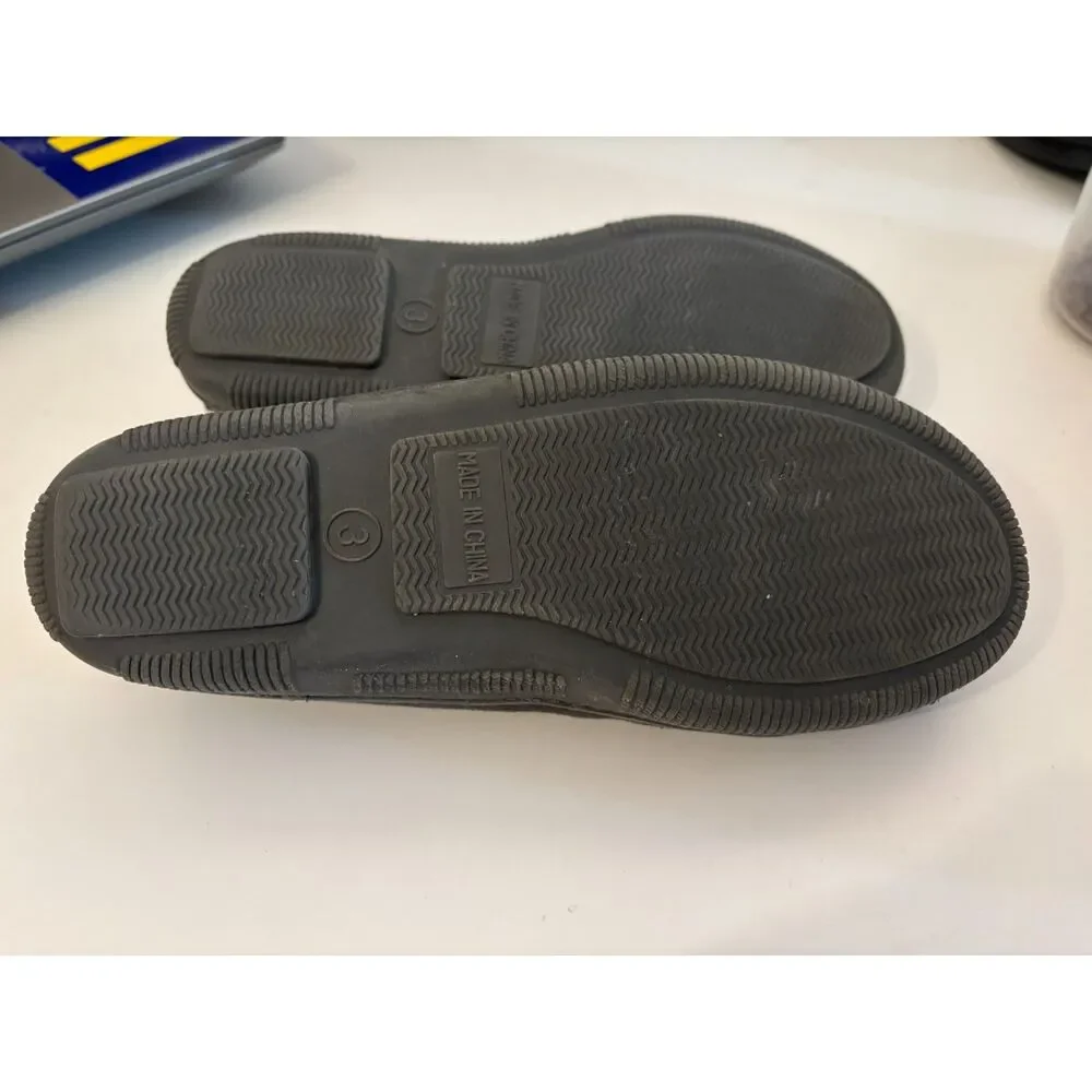 Minnetonka Kids Pile Lined Hard Sole Moccasin Slippers in Charcoal Size 3